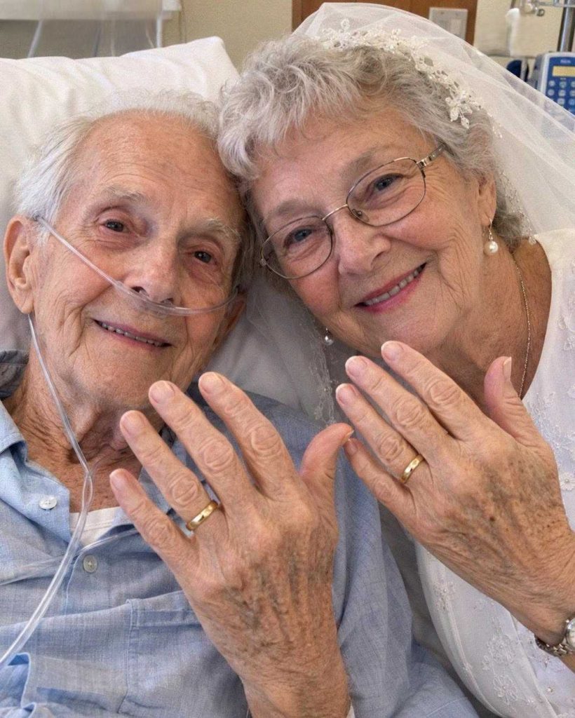 HAPPILYMARRIED HAPPILYMARRIED